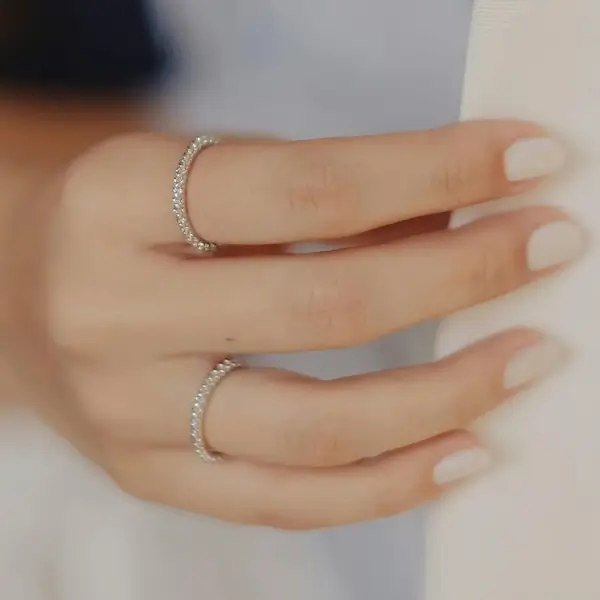 Två handgjorda silverringar i klassisk design